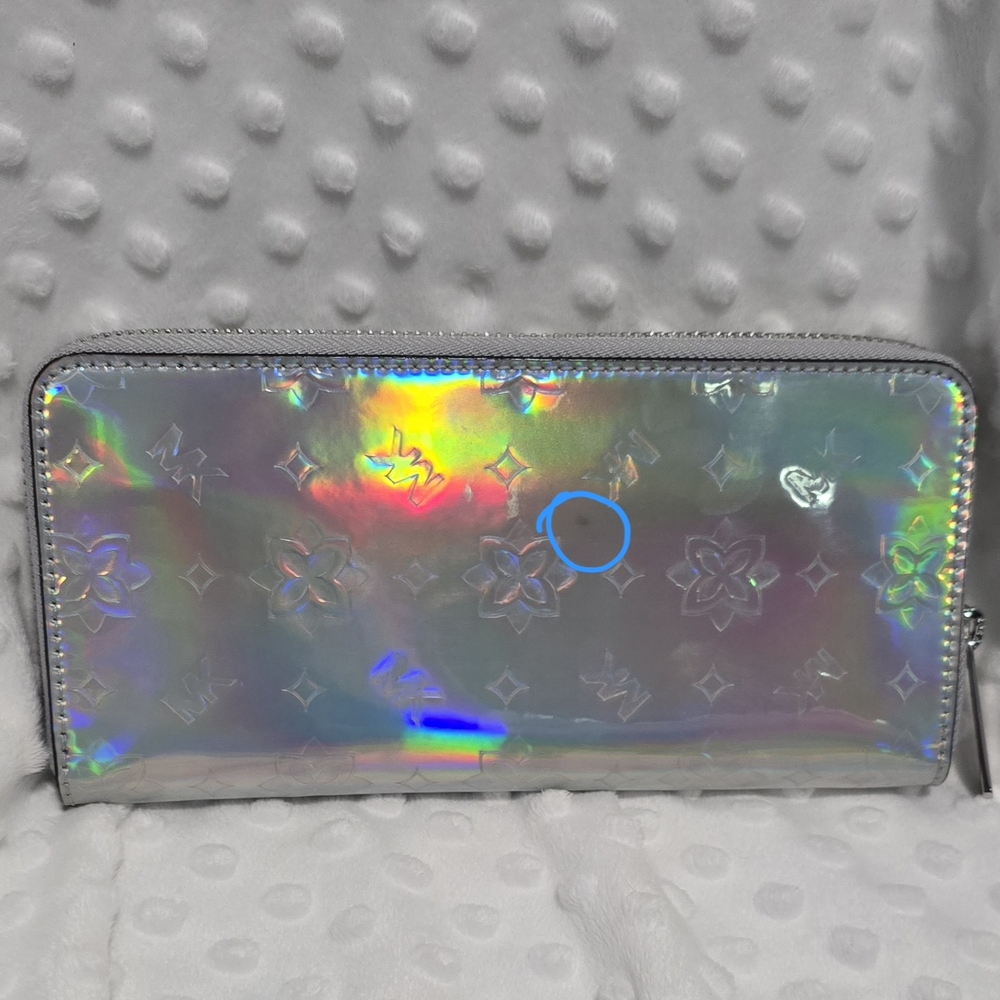 Michael Kors Iridescent Zip Around Wallet - NWT - Picture 8 of 8